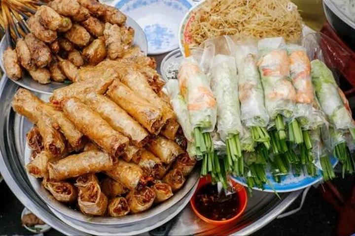 Hotspot Matrix và Quán cafe đầu tiên CẤM khách dùng laptop ngồi làm việc: ''Khách yêu cầu
